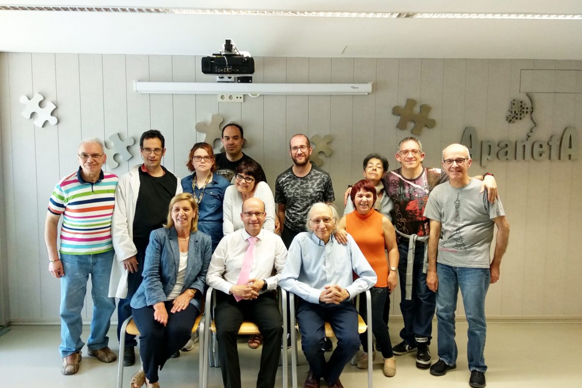 ‘Apanefarte’, apoyado por la presidenta Ana María Gómez y supervisado por el autor de la obra José Luis Alonso de Santos. 'Apanefarte', apoyado por la presidenta Ana María Gómez y supervisado por el autor de la obra José Luis Alonso de Santos.