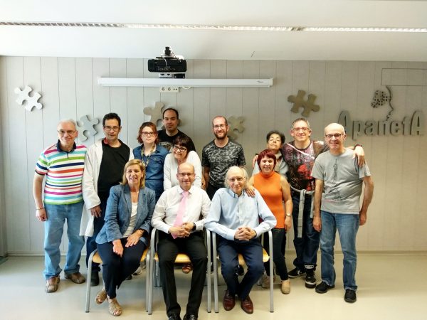 ‘Apanefarte’, apoyado por la presidenta Ana María Gómez y supervisado por el autor de la obra José Luis Alonso de Santos. 'Apanefarte', apoyado por la presidenta Ana María Gómez y supervisado por el autor de la obra José Luis Alonso de Santos.
