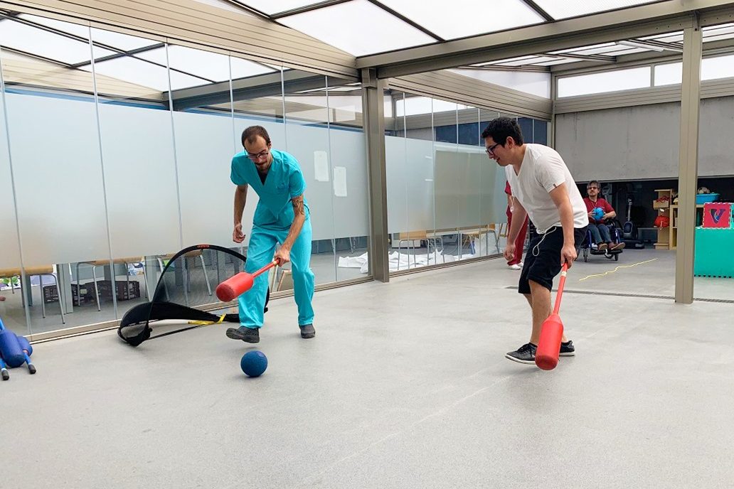 Los usuarios utilizan el patio móvil para realizar la actividad física