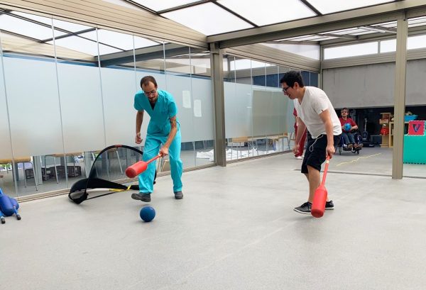 Los usuarios utilizan el patio móvil para realizar la actividad física